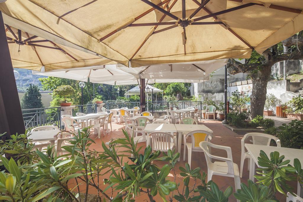 B&B La Contessa Salerno Bagian luar foto