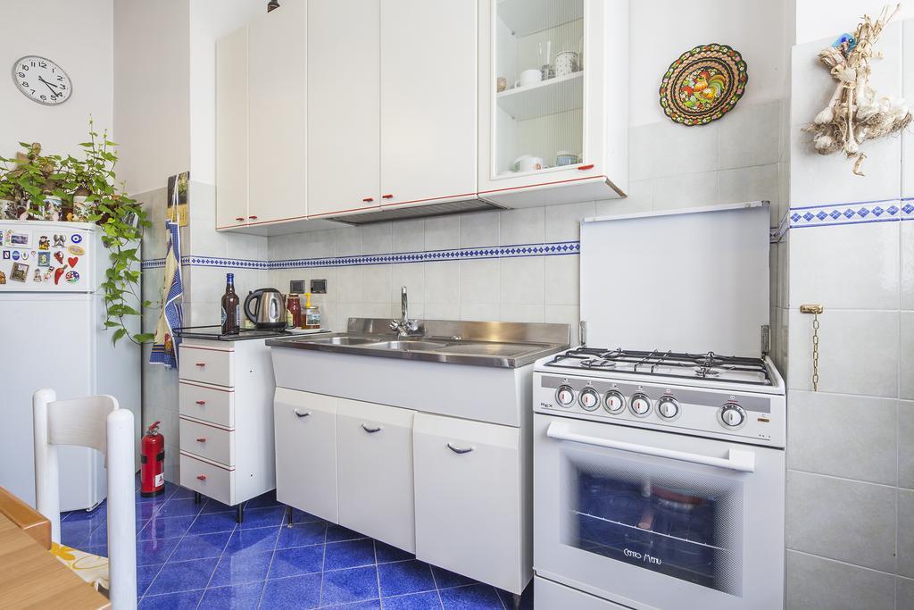 B&B La Contessa Salerno Bagian luar foto