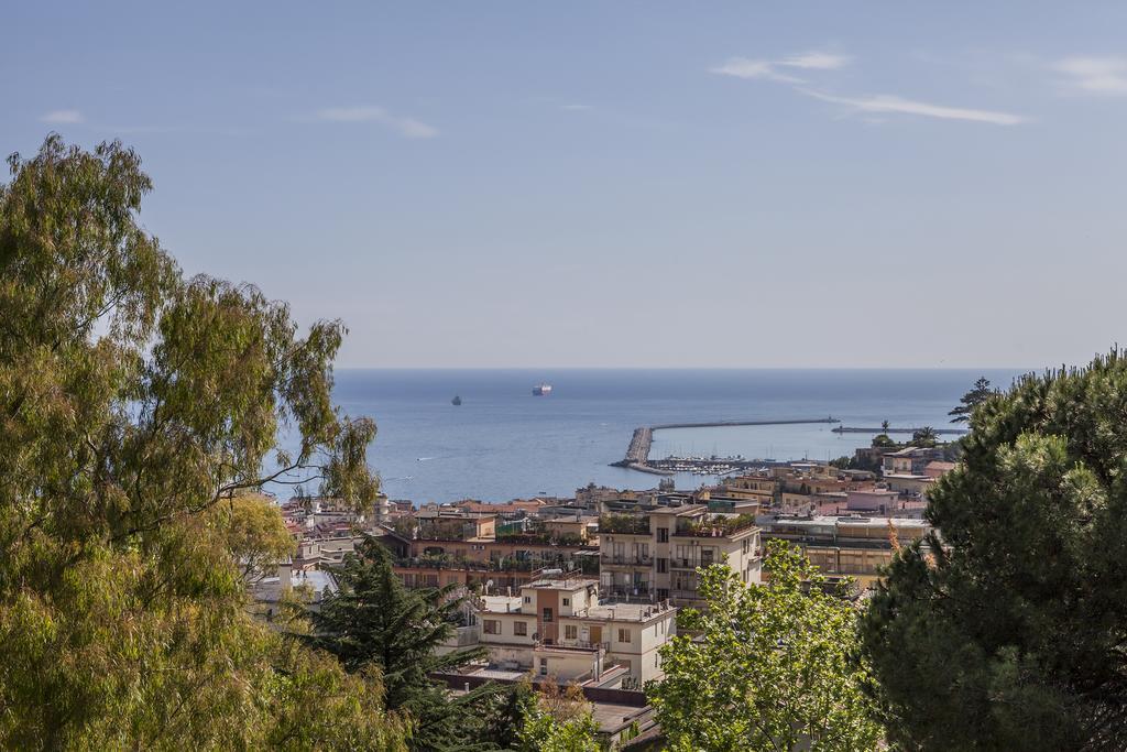 B&B La Contessa Salerno Bagian luar foto