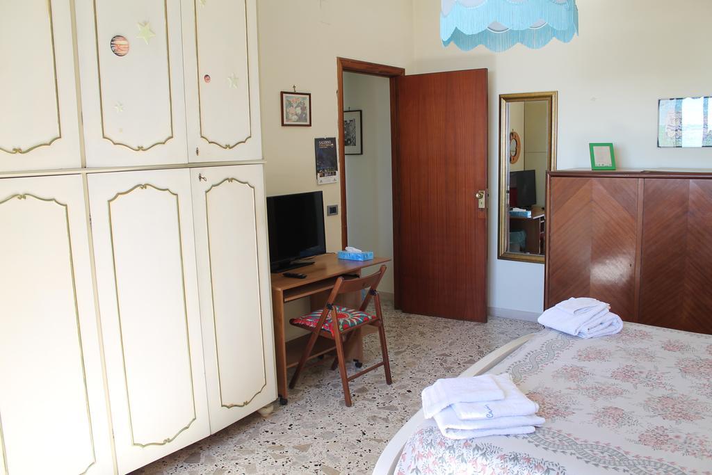 B&B La Contessa Salerno Bagian luar foto